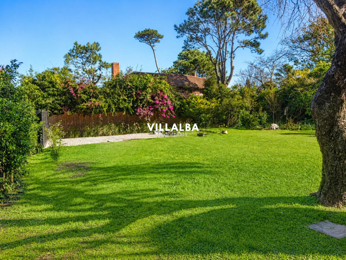 Apartamento ID.4768 - En venta casa de 3 dormitorios en Maldonado