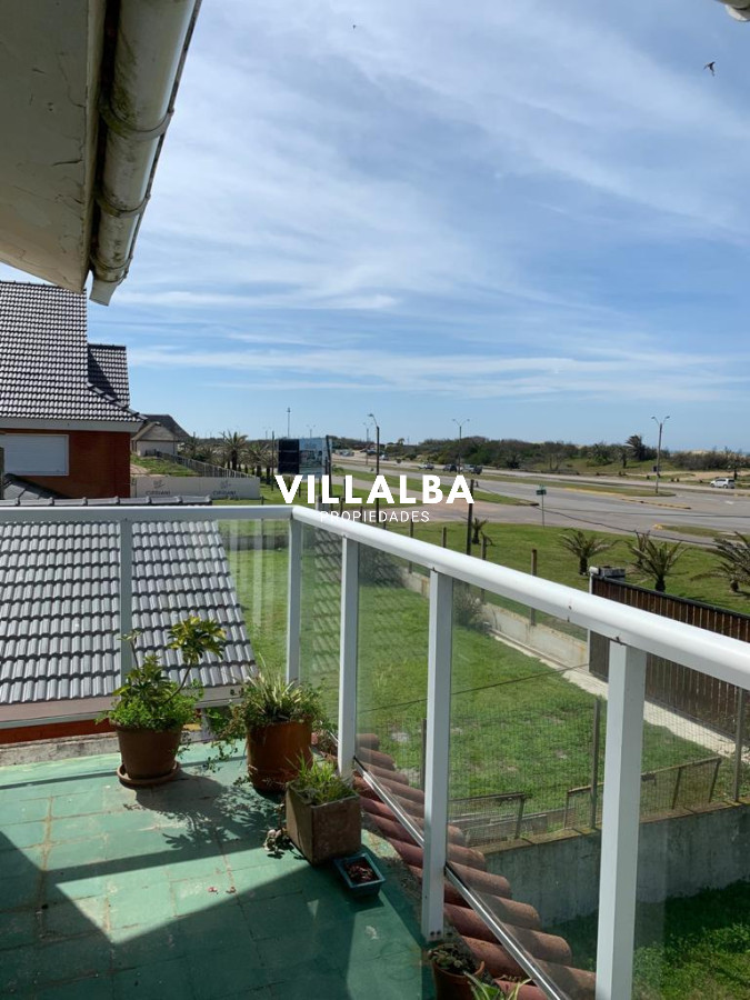 Apartamento ID.3322 - Importante residencia frente al mar en venta.