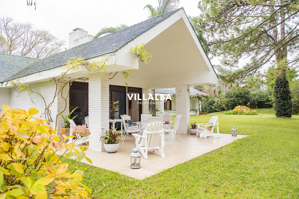 Apartamento ID.3629 - Elegante residencia en Venta en San Rafael proximo al mar