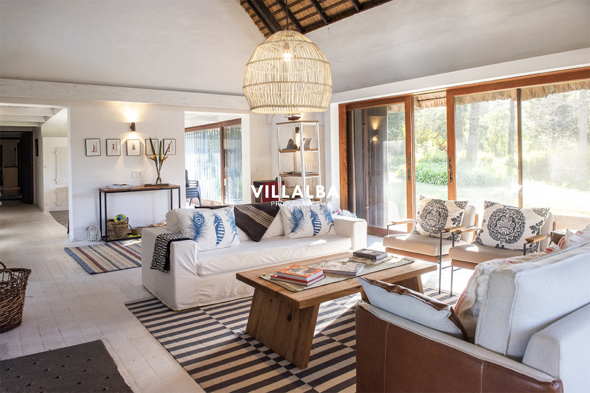 Casa ID.4913 - Casa de 4 dormitorios en venta, en Golf Punta del Este