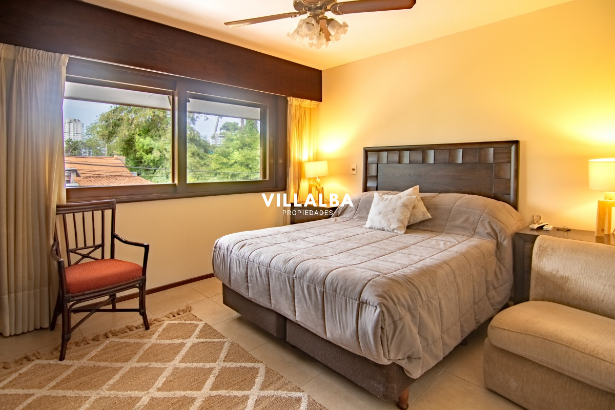 Apartamento ID.2929 - Casa de gran tamaño ubicada en zona de paz y tranquilidad.