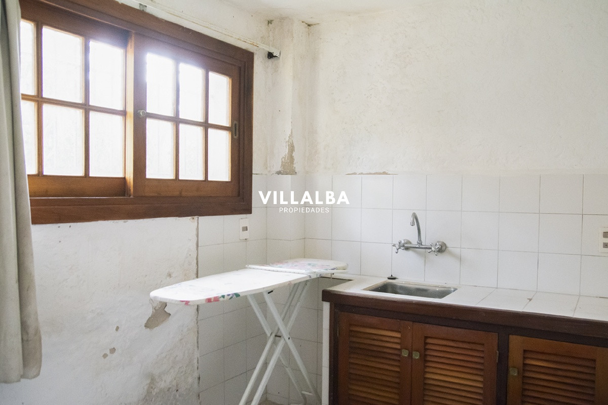 Casa ID.1694 - Gran chalet de 6 dormitorios en venta en zona residencial.