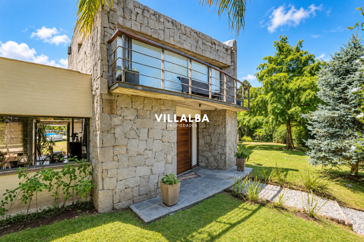 Apartamento ID.2245 - Casa de 4 dormitorios en venta en - Punta del Este