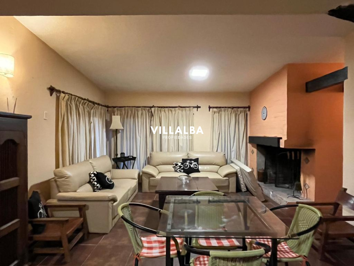 Apartamento ID.3549 - Hermosa casa en zona pinares a metros de la playa 