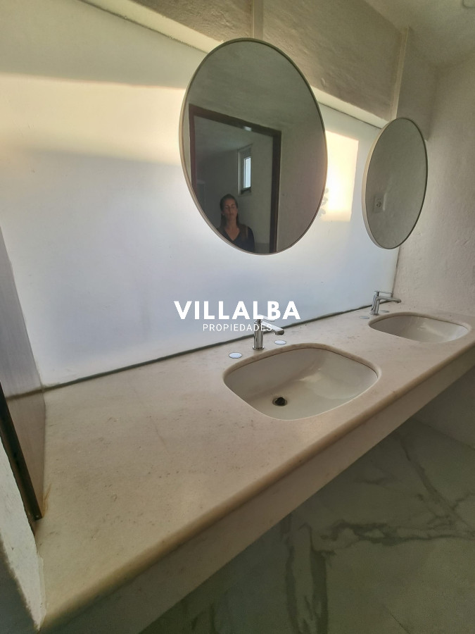 Apartamento ID.2038 - Oportunidad, casa en primera línea de playa mansa.