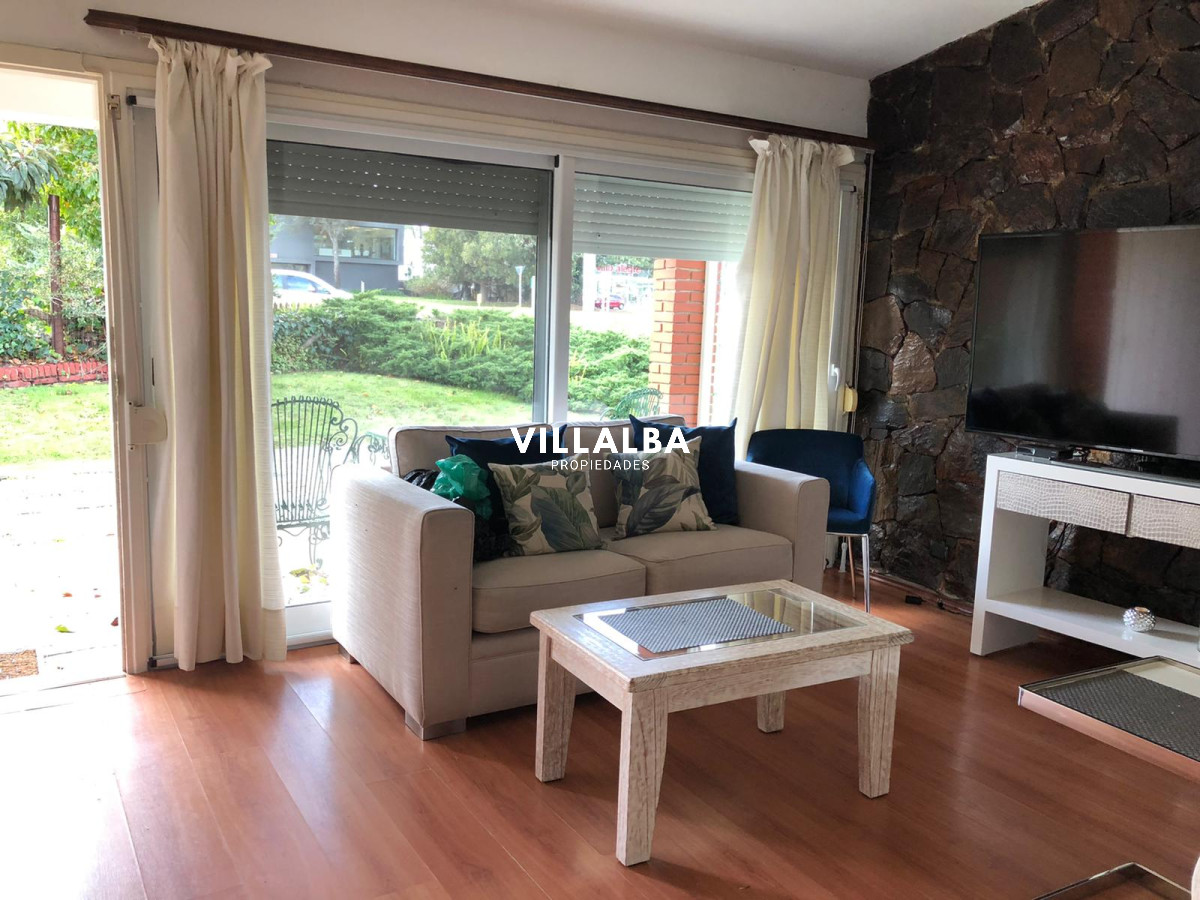 Apartamento ID.4348 - Vendemos casa en Playa Mansa Punta del este