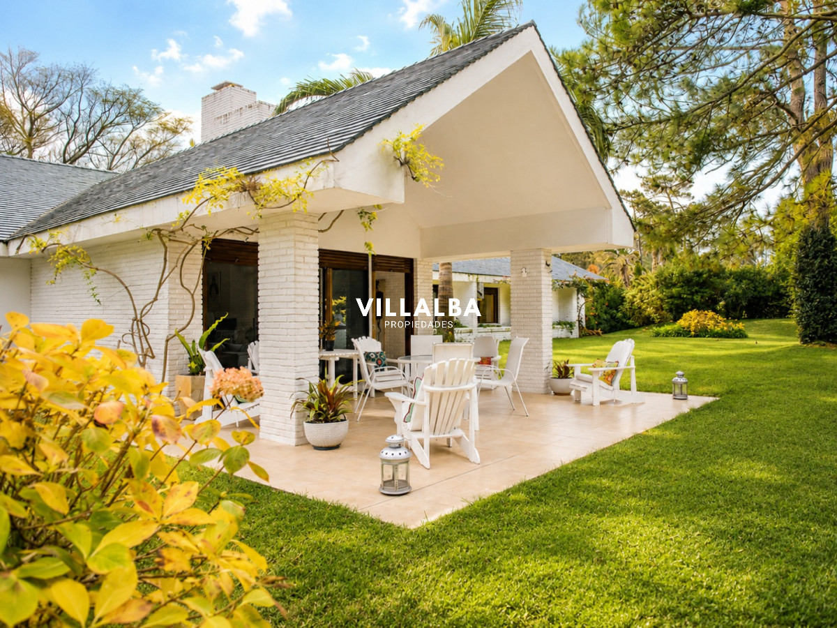 Casa ID.3629 - Elegante residencia en Venta en San Rafael proximo al mar