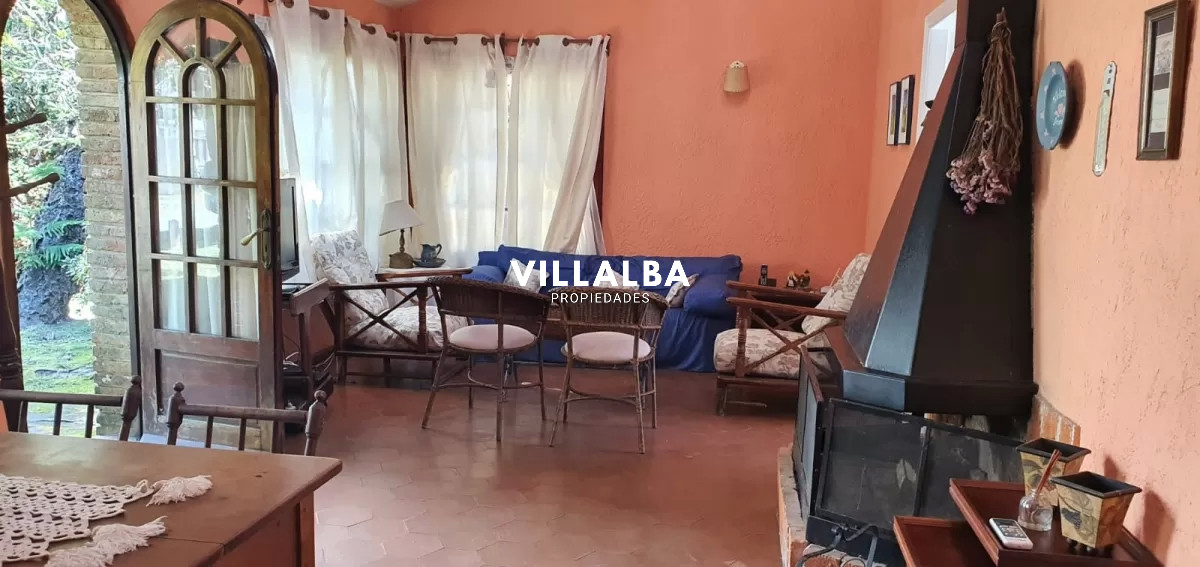 Apartamento ID.1483 - Venta Casa en Aidy Grill, Punta del Este con parrillero a pocas cuadras del mar