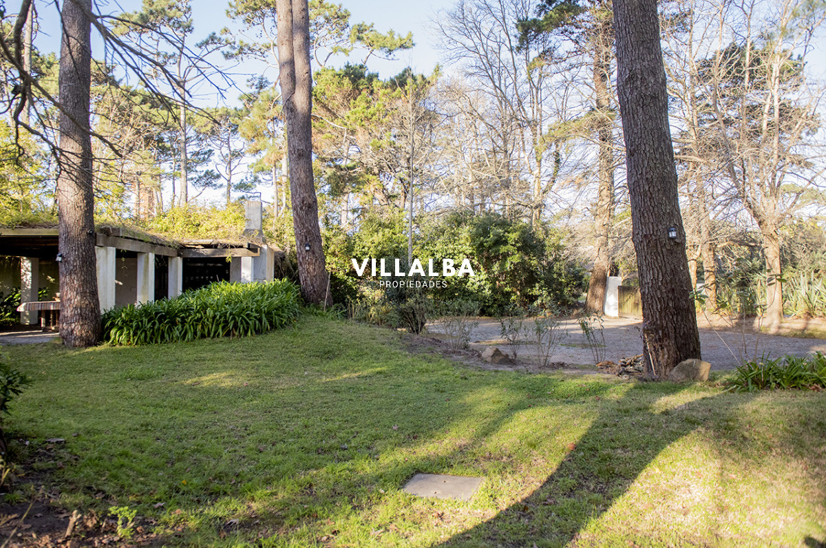 Casa ID.4913 - Casa de 4 dormitorios en venta, en Golf Punta del Este