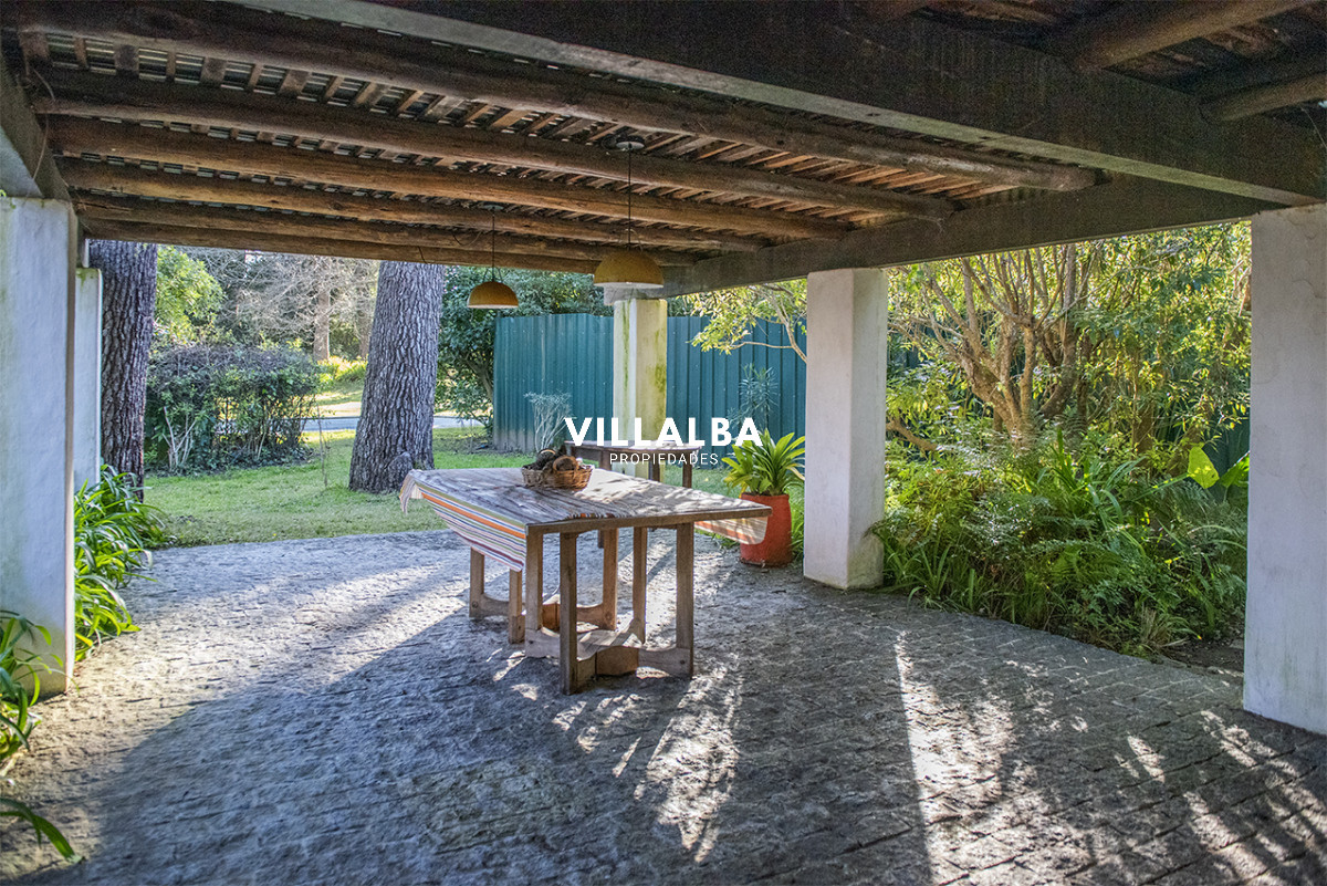 Casa ID.4913 - Casa de 4 dormitorios en venta, en Golf Punta del Este