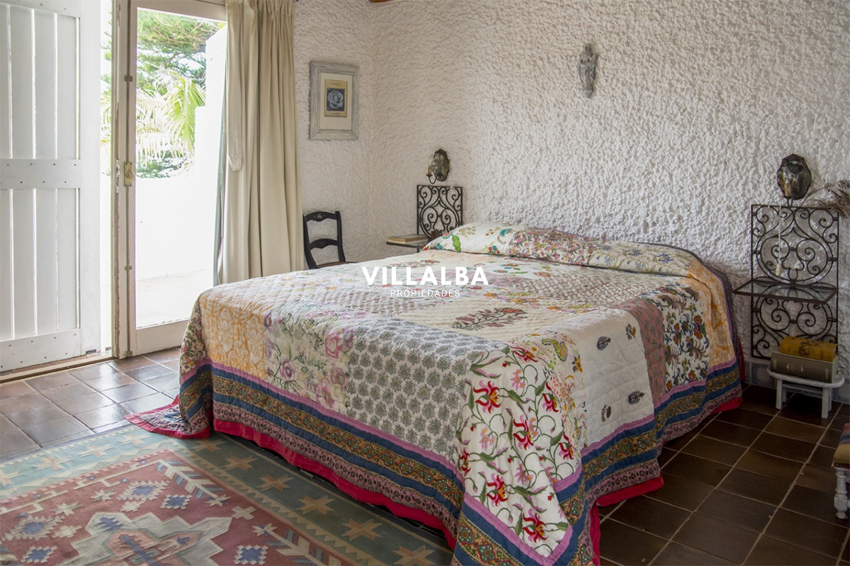 Casa ID.2673 - Hermosa casa en venta en zona de la península.