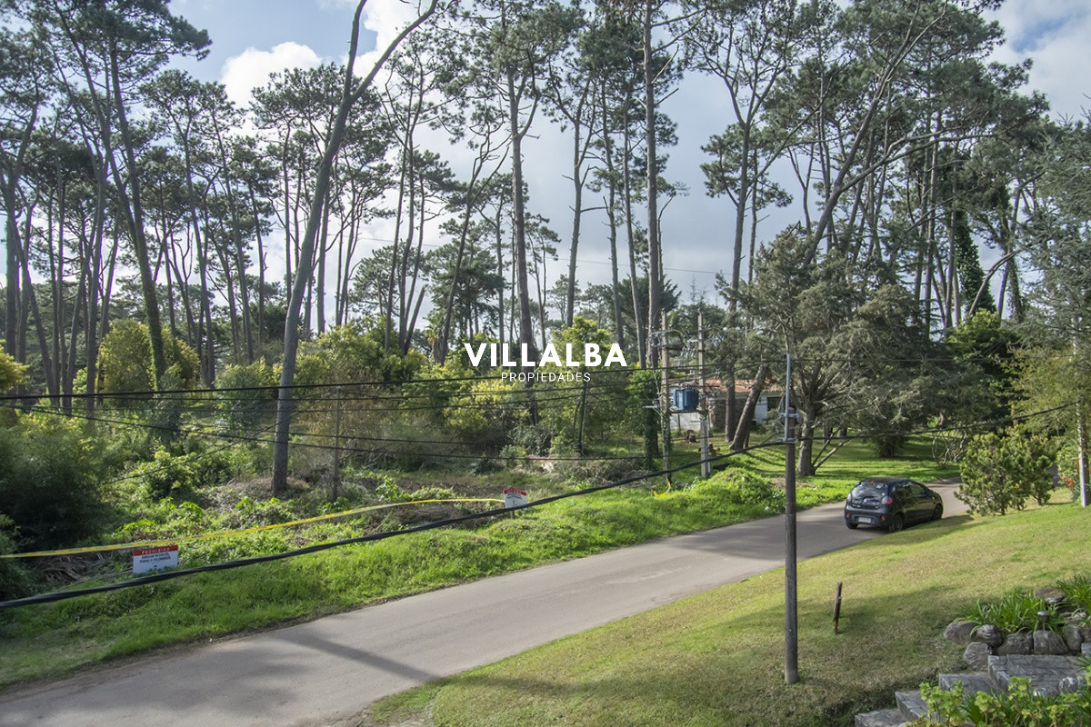 Casa ID.1694 - Gran chalet de 6 dormitorios en venta en zona residencial.