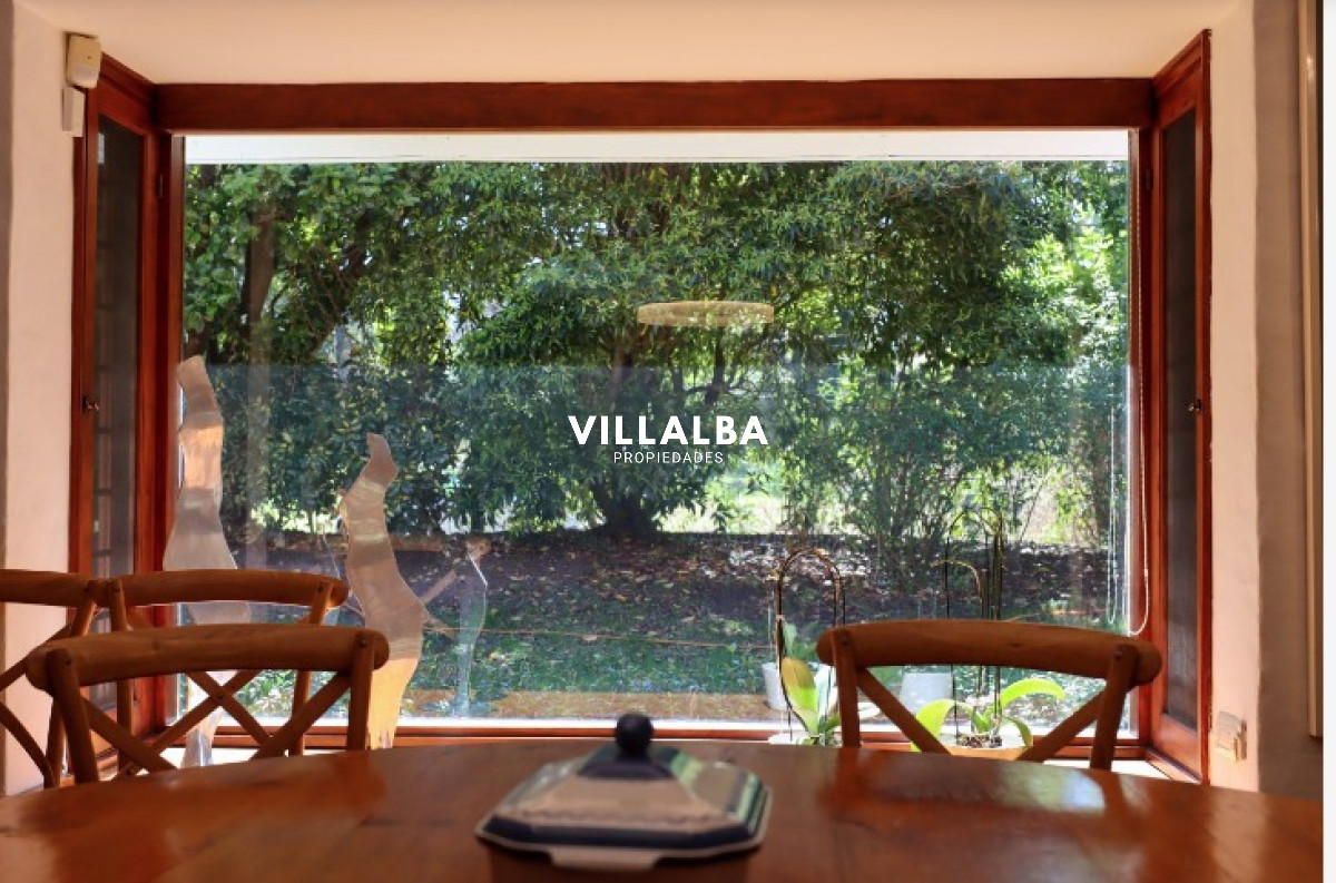 Casa ID.4912 - Vende casa en playa brava, Punta del Este de 5 dormitorios 