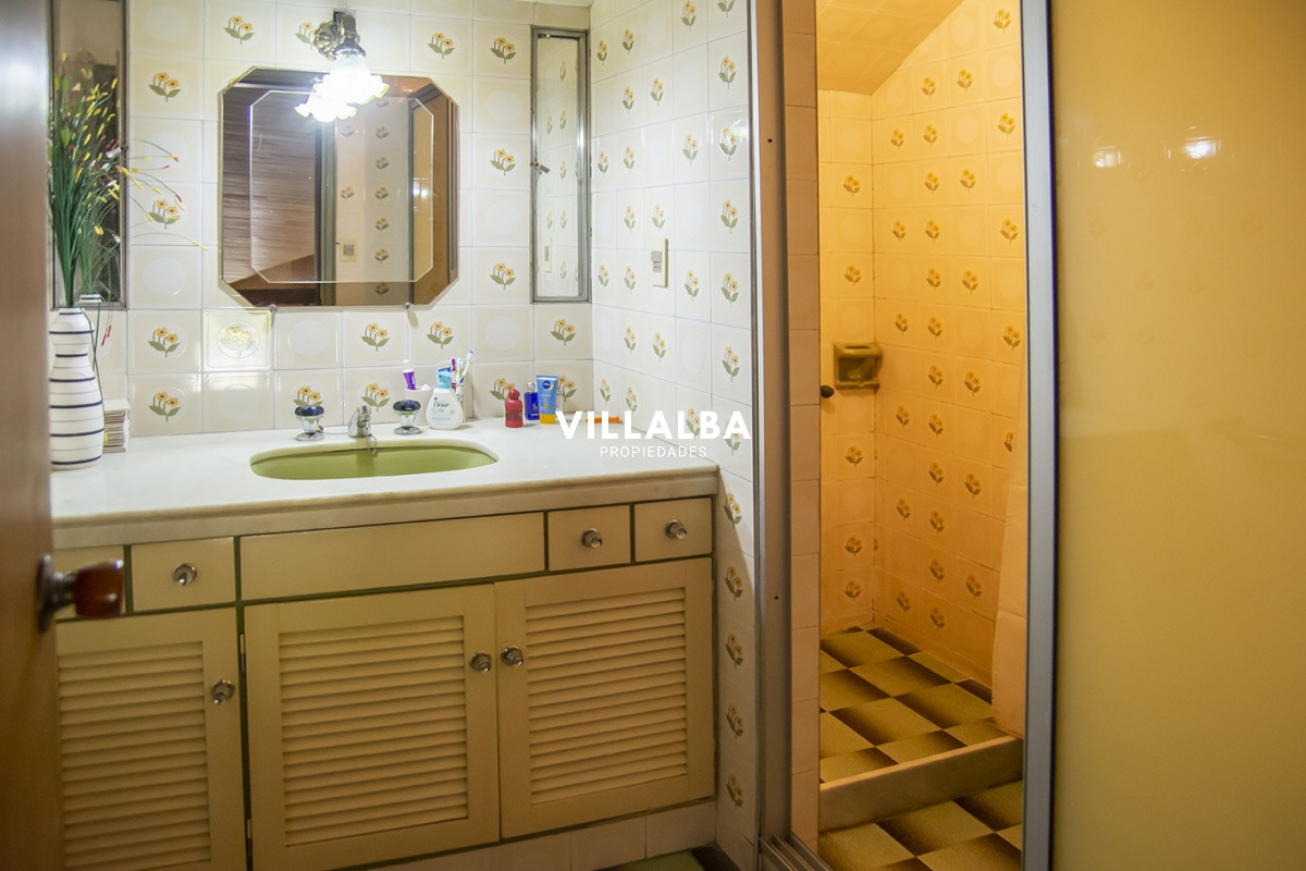 Apartamento ID.2044 - Hermosa casa en venta a pocos metros del mar.