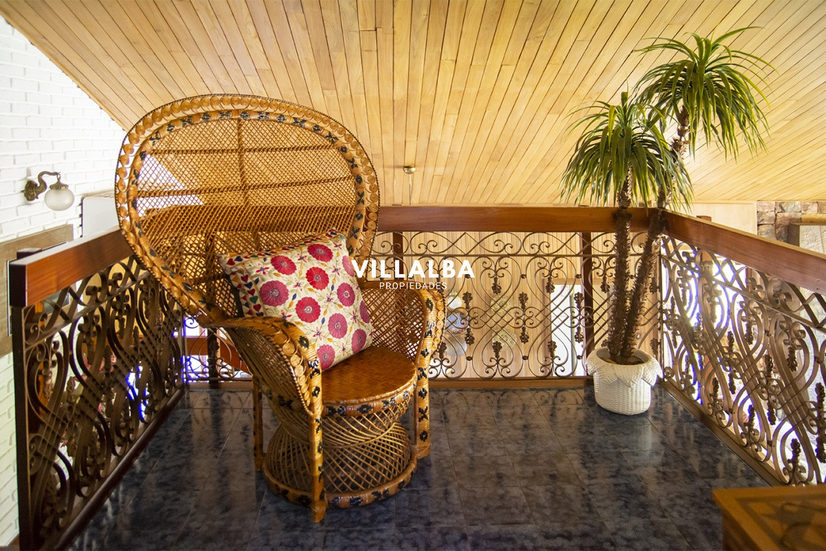 Apartamento ID.2044 - Hermosa casa en venta a pocos metros del mar.