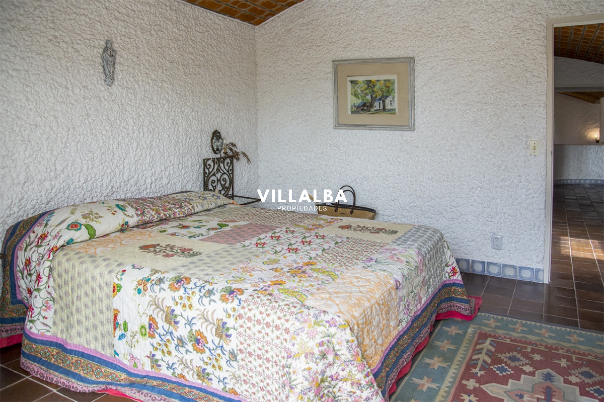 Casa ID.2673 - Hermosa casa en venta en zona de la península.