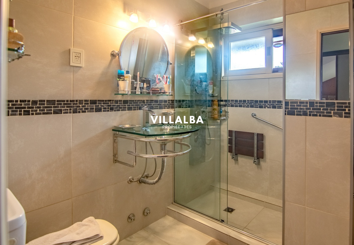 Apartamento ID.2929 - Casa de gran tamaño ubicada en zona de paz y tranquilidad.