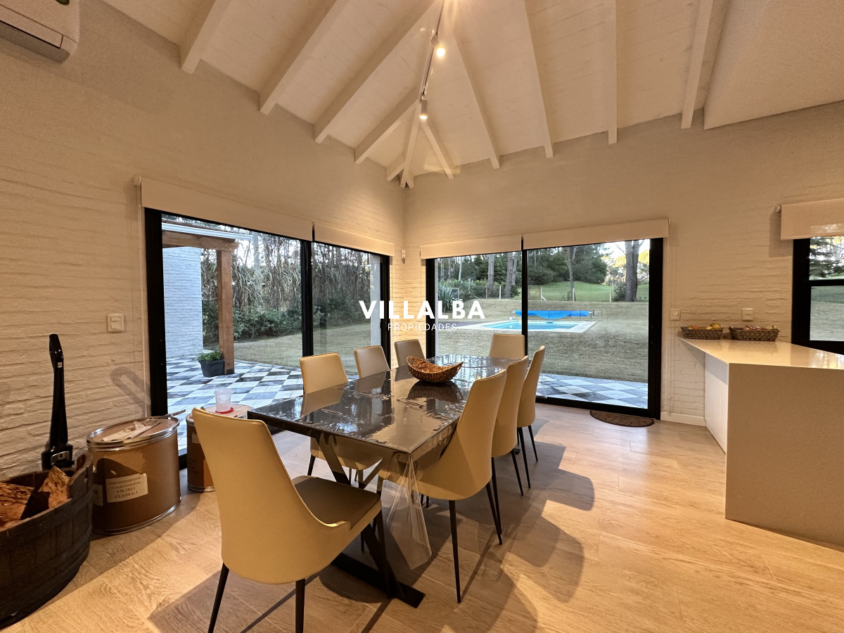 Apartamento ID.3826 - Vende casa de 3 dormitorios con fondo al Club de Golf, Punta Ballena