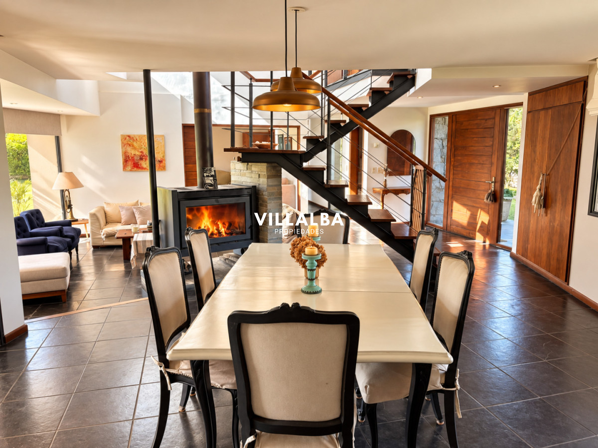 Apartamento ID.2245 - Casa de 4 dormitorios en venta en - Punta del Este