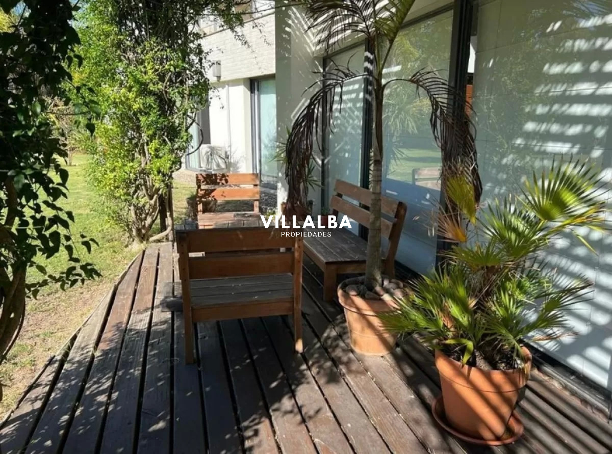 Apartamento ID.2245 - Casa de 4 dormitorios en venta en - Punta del Este