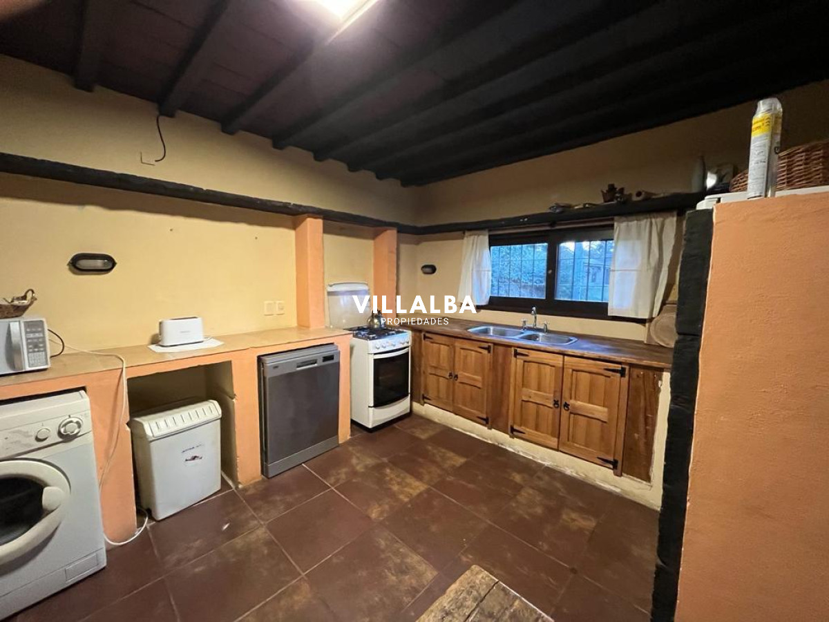 Apartamento ID.3549 - Hermosa casa en zona pinares a metros de la playa 