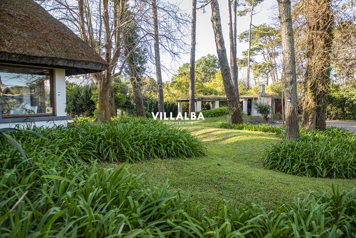 Casa ID.4913 - Casa de 4 dormitorios en venta, en Golf Punta del Este