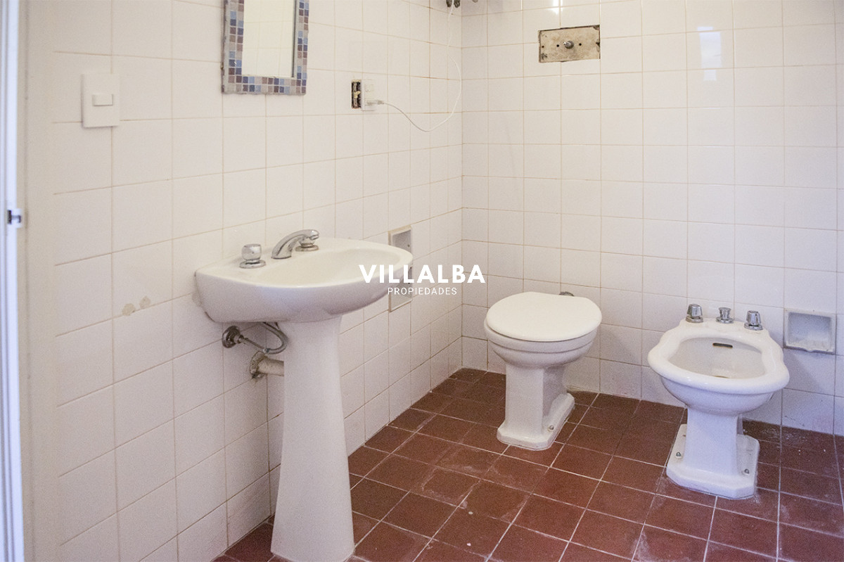 Casa ID.3251 - En venta casa de 4 dormitorios, con agradable entorno en Golf, Punta del Este.