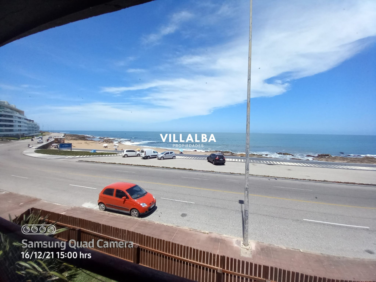 Casa ID.1689 - Vende casa en excelente estado, reciclada. De 6 dormitorios en Peninsula. Punta del Este