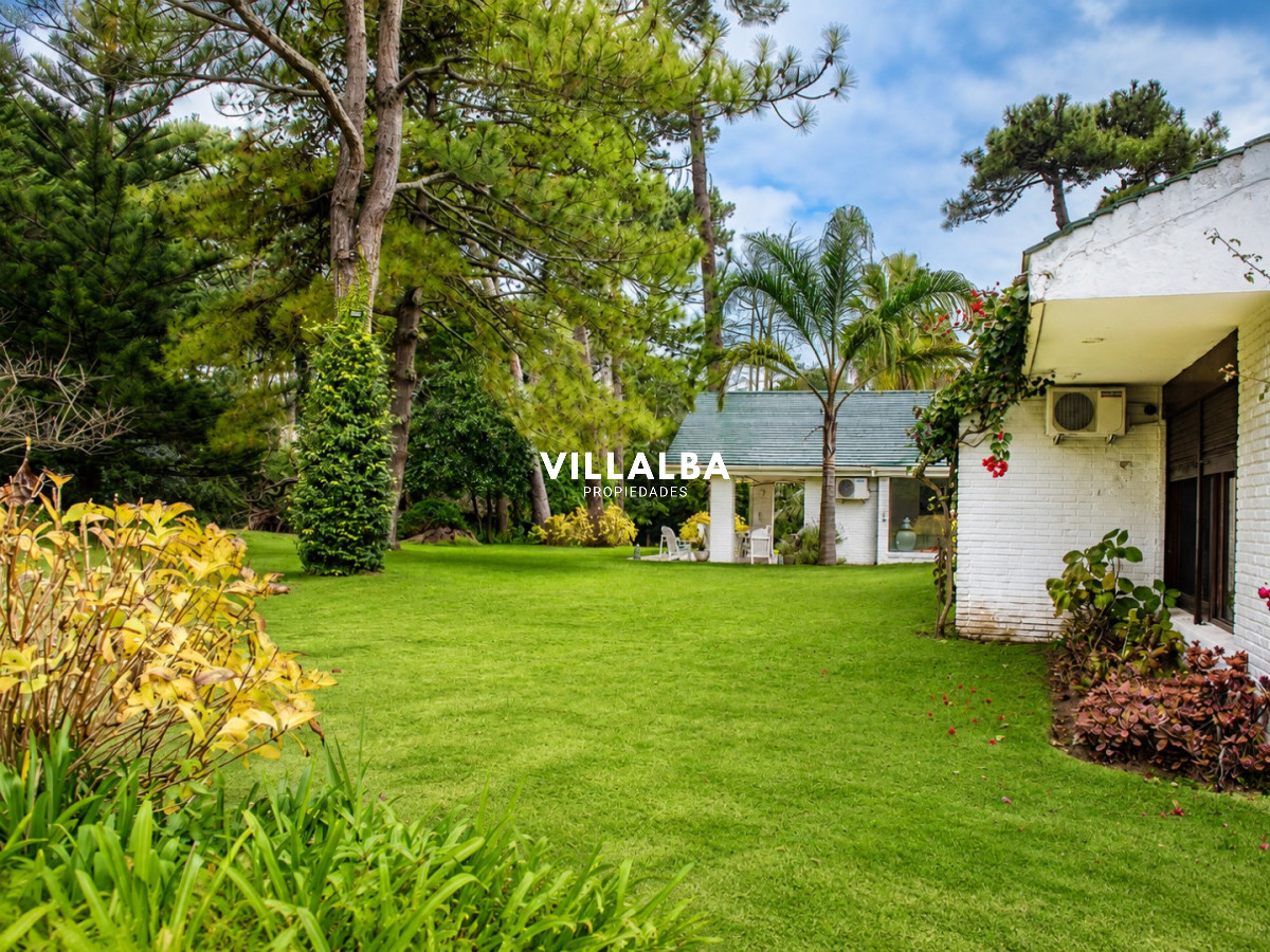 Casa ID.3629 - Elegante residencia en Venta en San Rafael proximo al mar
