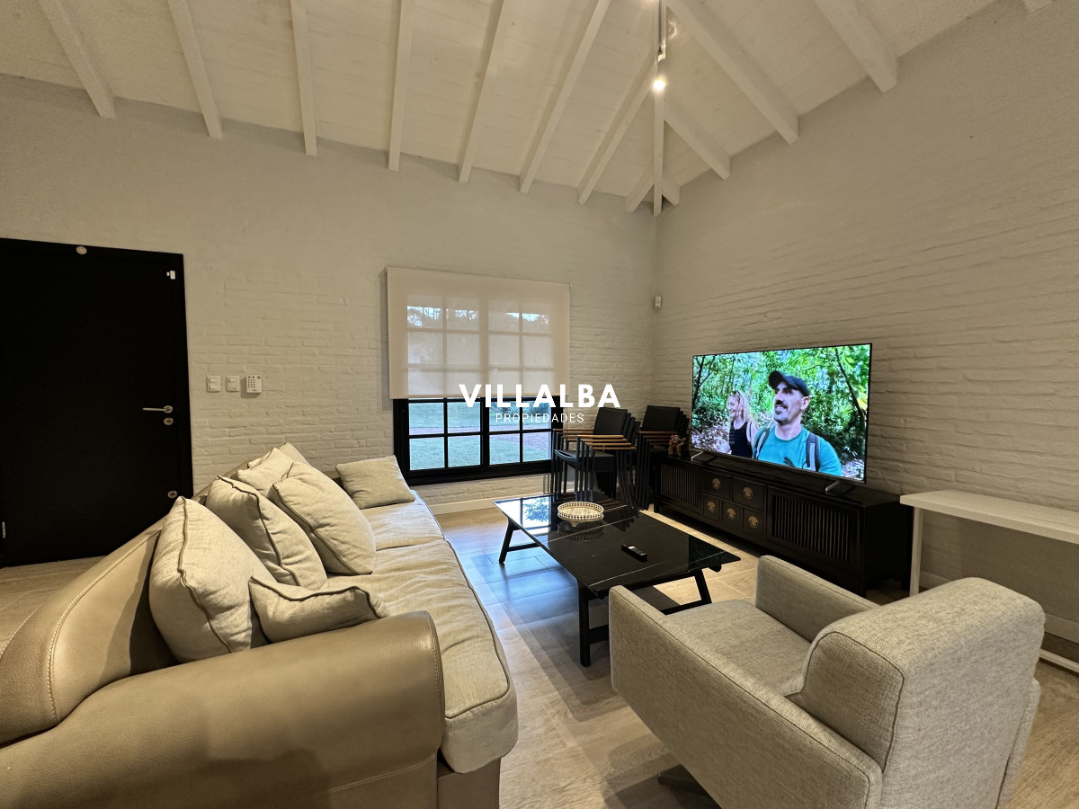 Apartamento ID.3826 - Vende casa de 3 dormitorios con fondo al Club de Golf, Punta Ballena