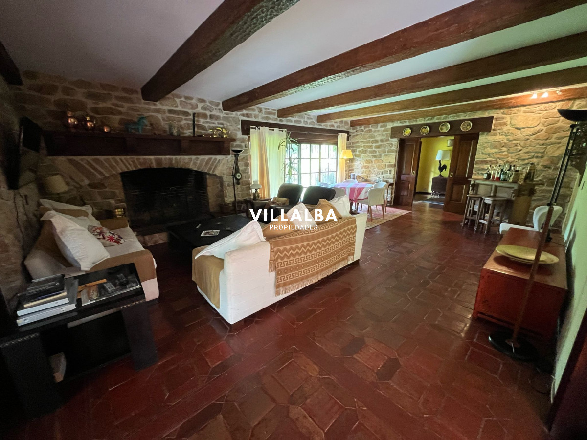 Apartamento ID.3323 - Hermosa mansión en Golf de 6 dormitorios , Punta del Este