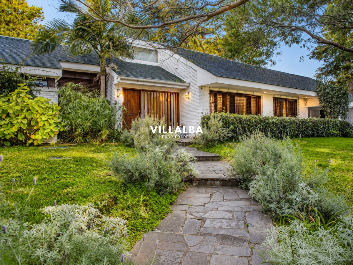 Casa ID.3629 - Elegante residencia en Venta en San Rafael proximo al mar
