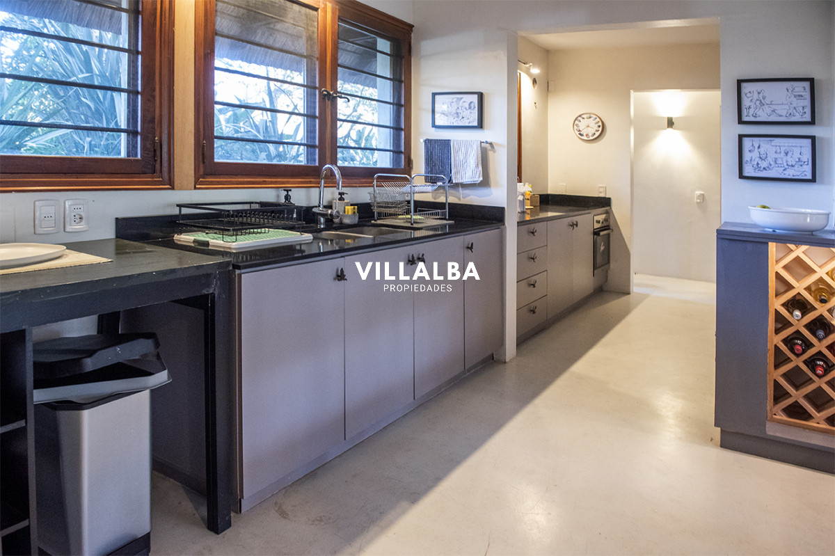 Casa ID.4913 - Casa de 4 dormitorios en venta, en Golf Punta del Este