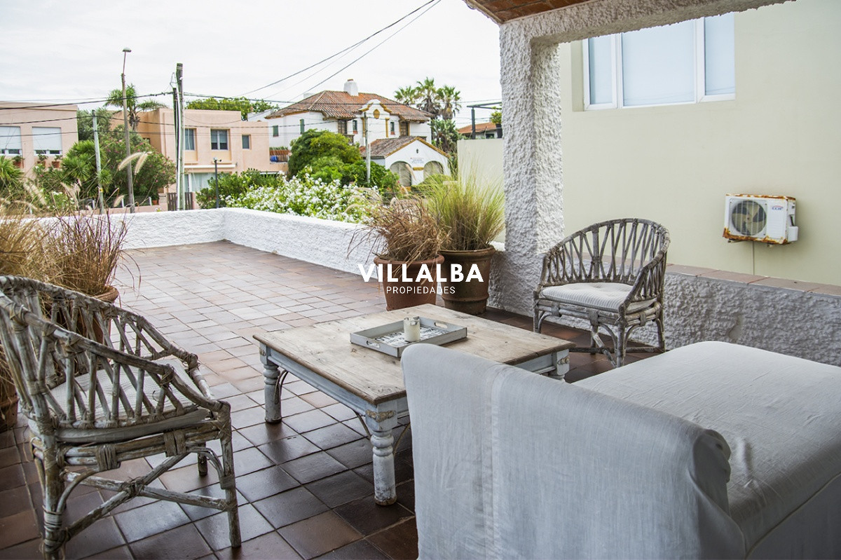 Casa ID.2673 - Hermosa casa en venta en zona de la península.