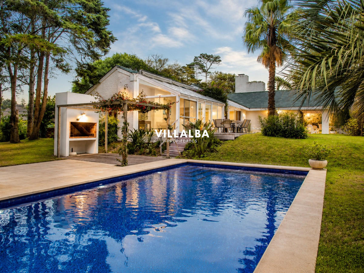 Casa ID.3629 - Elegante residencia en Venta en San Rafael proximo al mar