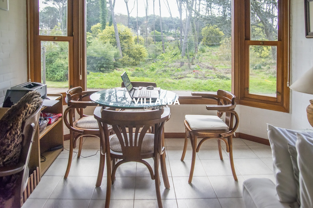 Casa ID.1694 - Gran chalet de 6 dormitorios en venta en zona residencial.