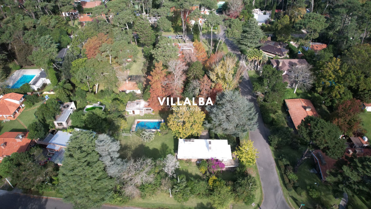 Casa ID.2933 - Casa en venta, Oportunidad para desarrollo inmobiliario en Playa Mansa, Punta del Este. 