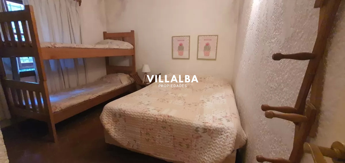 Apartamento ID.1483 - Venta Casa en Aidy Grill, Punta del Este con parrillero a pocas cuadras del mar