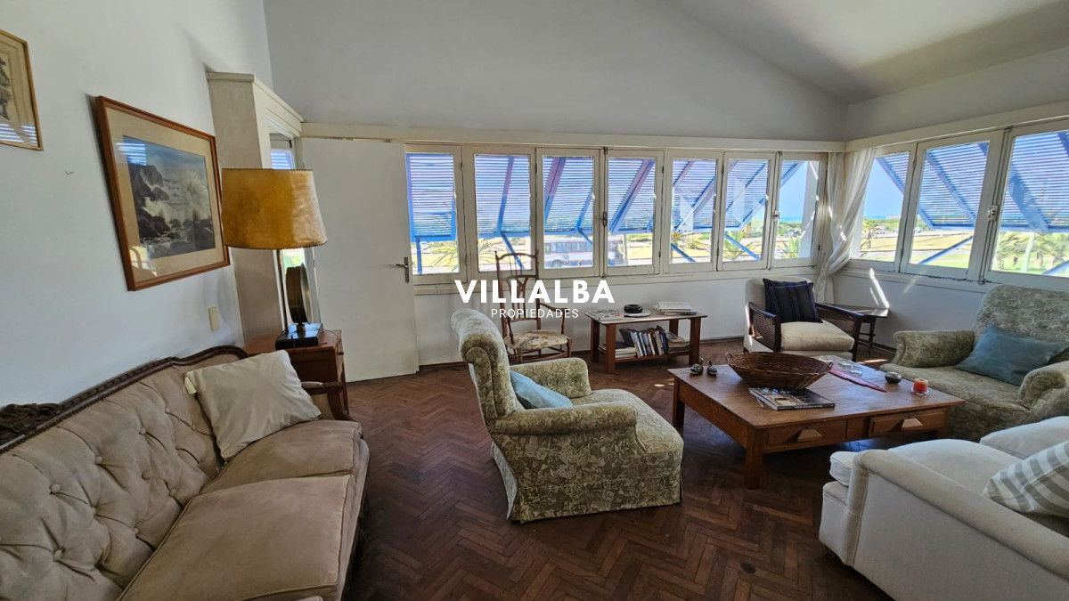 Apartamento ID.3322 - Importante residencia frente al mar en venta.