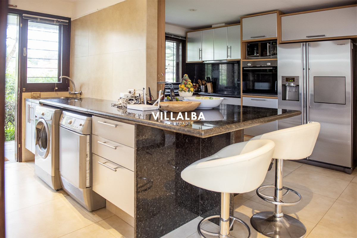 Apartamento ID.3629 - Elegante residencia en Venta en San Rafael proximo al mar