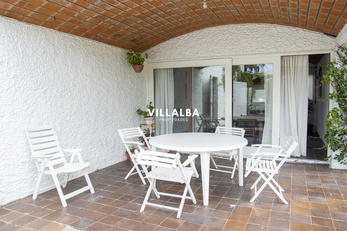 Casa ID.2673 - Hermosa casa en venta en zona de la península.