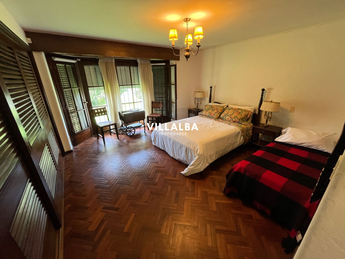 Apartamento ID.3323 - Hermosa mansión en Golf de 6 dormitorios , Punta del Este