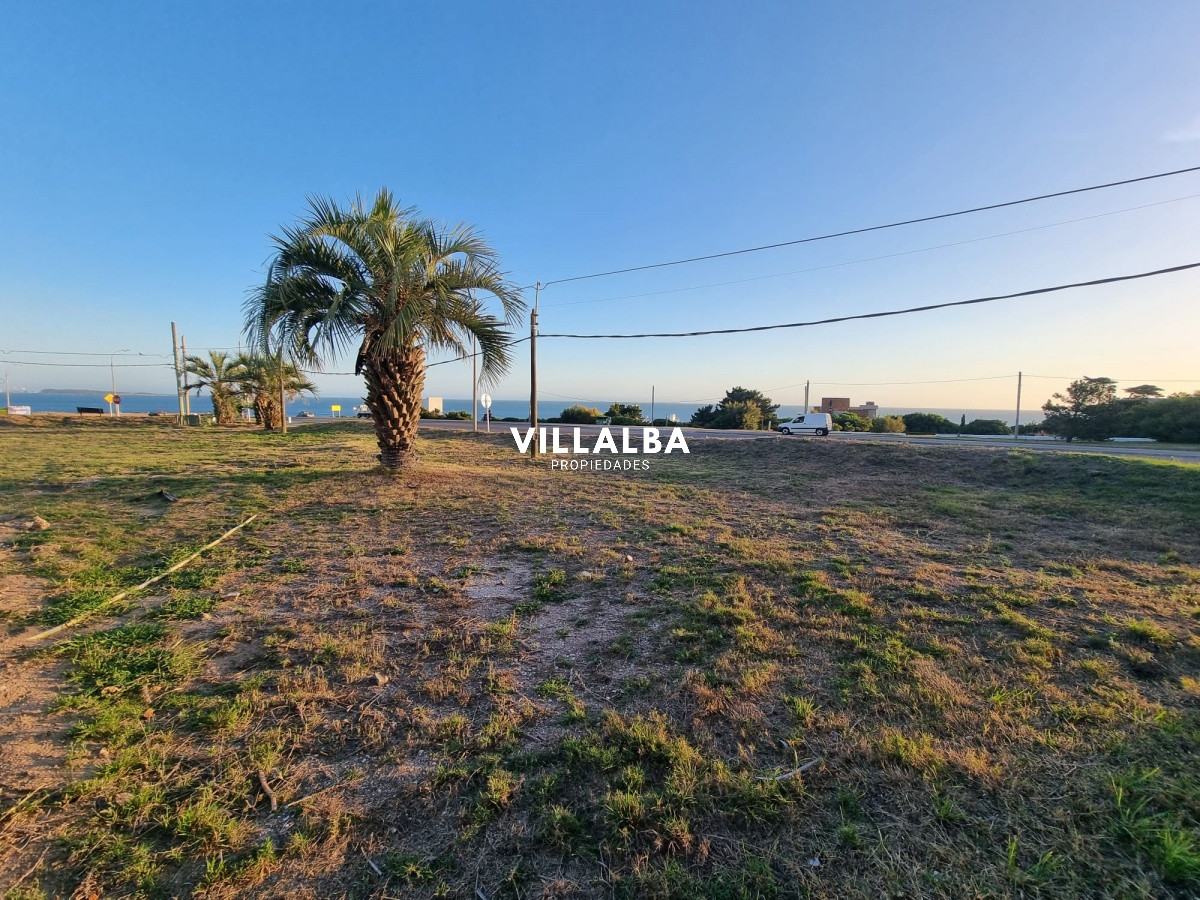 Apartamento ID.2038 - Oportunidad, casa en primera línea de playa mansa.