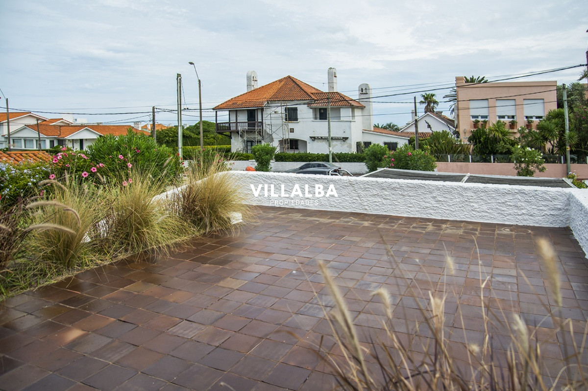 Casa ID.2673 - Hermosa casa en venta en zona de la península.