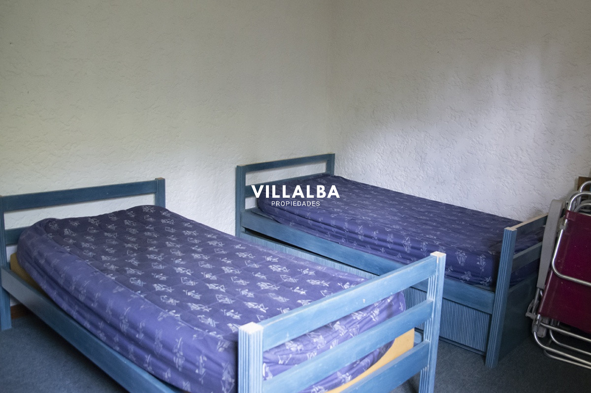 Casa ID.1694 - Gran chalet de 6 dormitorios en venta en zona residencial.