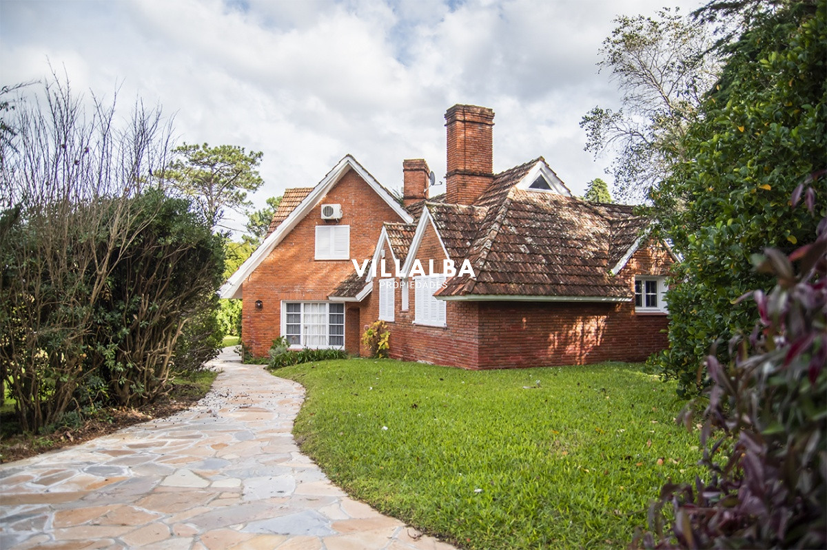 Apartamento ID.1140 - Espectacular casa en Golf, Punta del Este