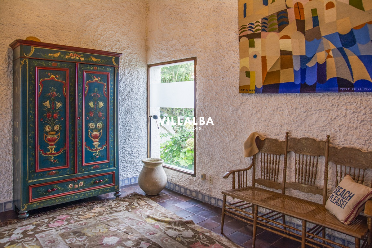 Casa ID.2673 - Hermosa casa en venta en zona de la península.