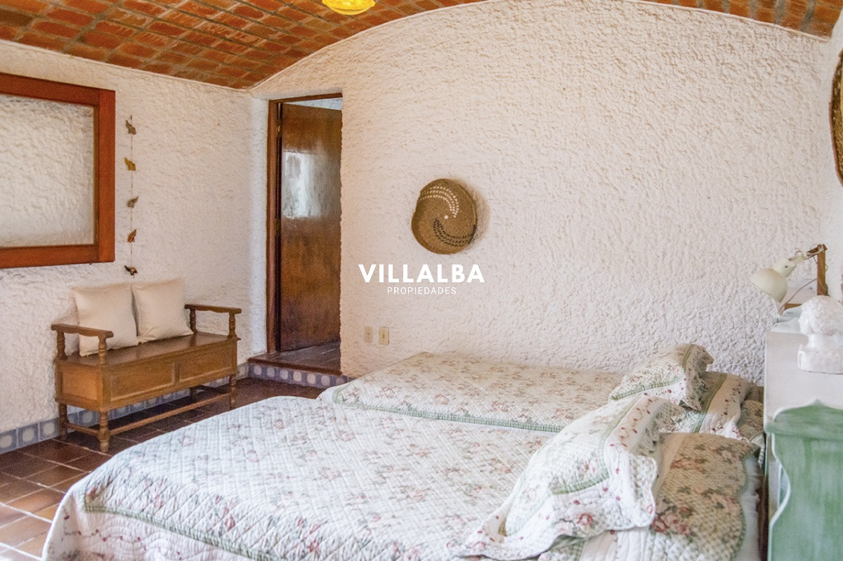 Casa ID.2673 - Hermosa casa en venta en zona de la península.