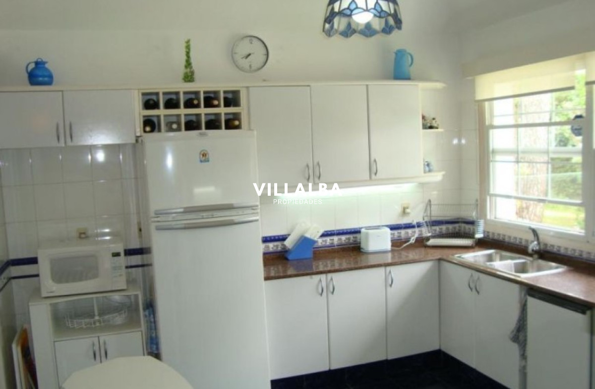 Apartamento ID.1693 - Hermosa casa en venta de 5 dormitorios.