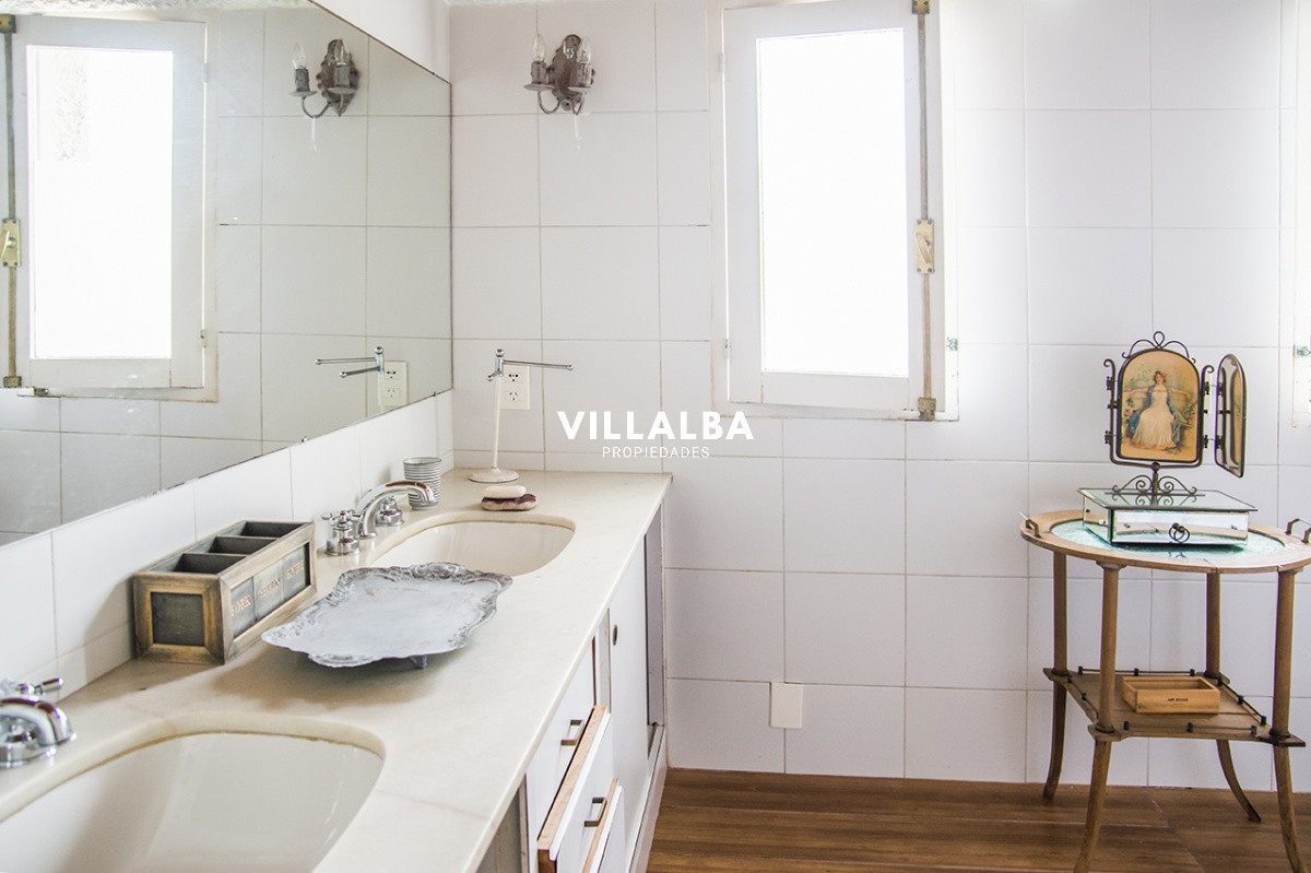 Casa ID.2673 - Hermosa casa en venta en zona de la península.